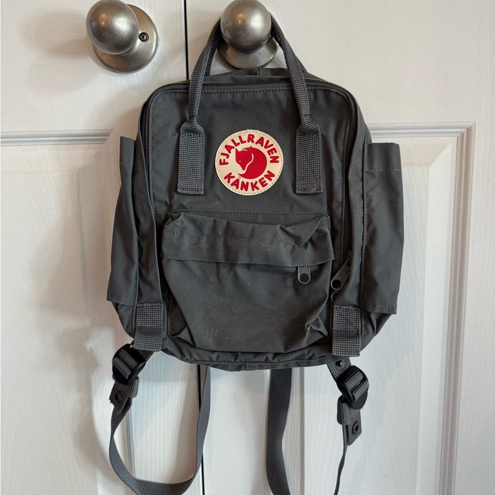 Fjallraven Kånken Mini Dark Gray Backpack